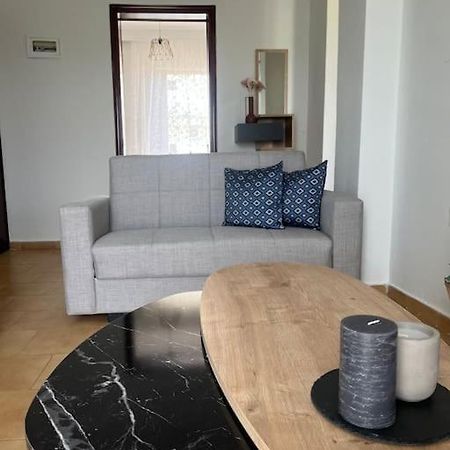 Appartement Eirini'S House à Paralia Dionisiou Extérieur photo